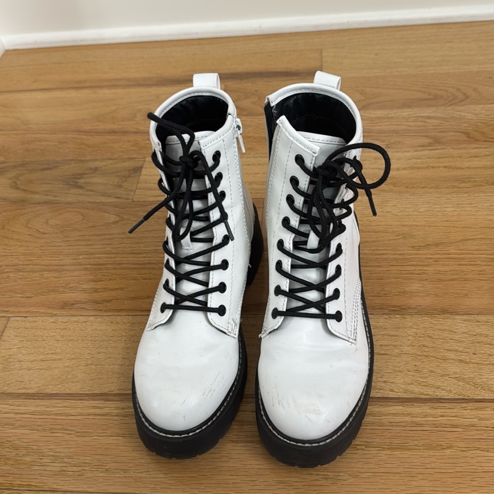 Madden Girl excellent condition size 7 boots